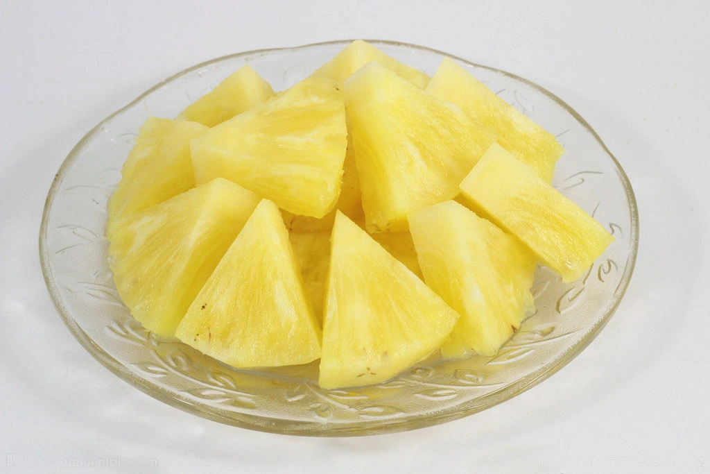 Canned Sliced Pineapple in Light Syrup Natural Taste